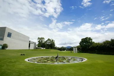 ヴァンジ彫刻庭園美術館　庭園