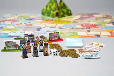 佐渡金山に関連するアイテムがコマやカードになった