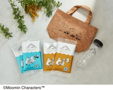『CAFE@HOME ムーミン谷 水出しアイスコーヒー トートバッグ＆ボトルセット』 3,600円(税込)