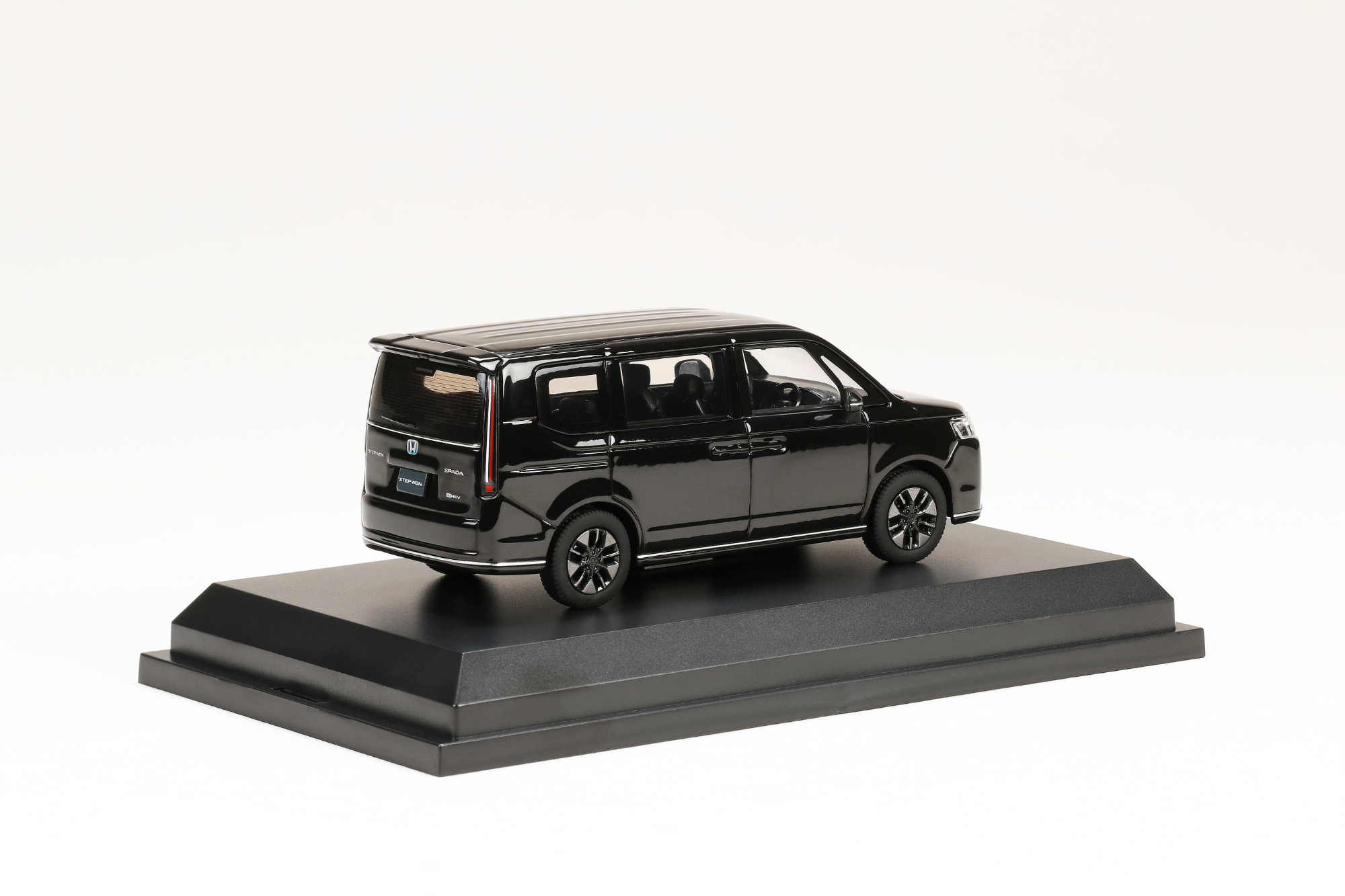 6代目となる「新型ホンダ STEP WGN SPADA」の 1/43スケール