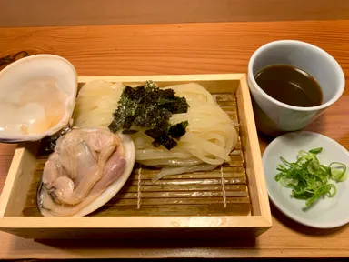 濃厚貝汁つけ麺(汁：温、麺：冷)