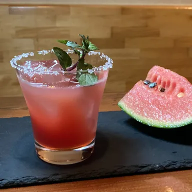 スイカの生搾りソルティードック 1