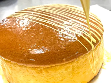 表面には特製レモンチョコ