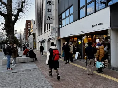 オープニング当日はたくさんの人が