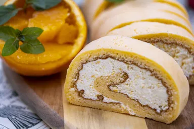 グルテンフリーオレンジヨーグルトロールケーキ