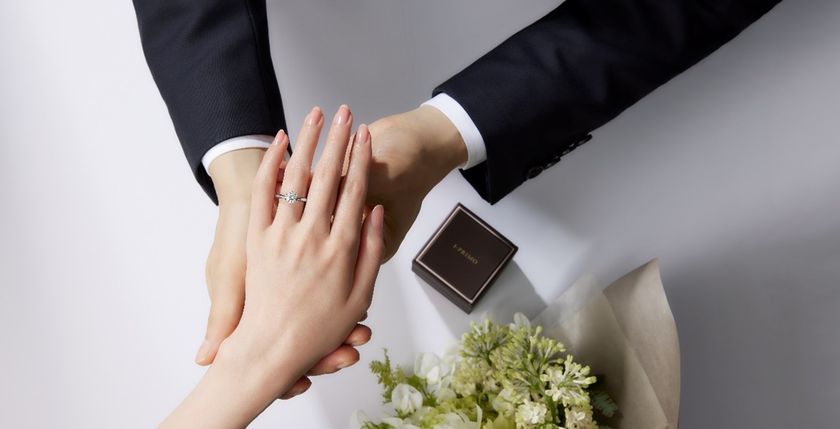 プロポーズの際、婚約指輪を「1人」で選んだ率は40.7%!
1人で婚約指輪を選ぶ理由は!?
~時代変化の中でも変わらぬ、"箱パカ“への憧れ実態が明らかに~