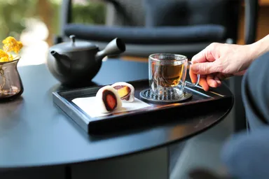 身体に優しいウェルカムドリンクと自家製フルーツ大福