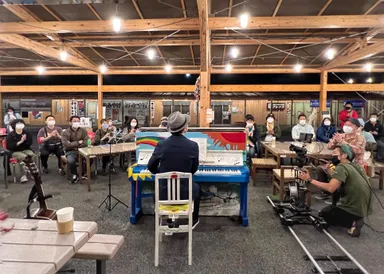 南三陸さんさん商店街ストリートピアノ