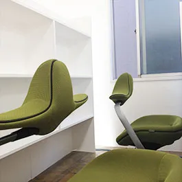 脊髄医が開発した疲れにくい椅子利用可能