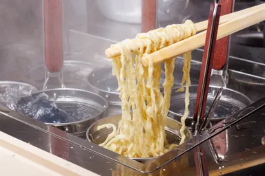 全粒粉を使用した香り高い麺 2