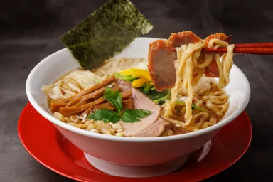 手打ちわんたん麺(醤油) 900円