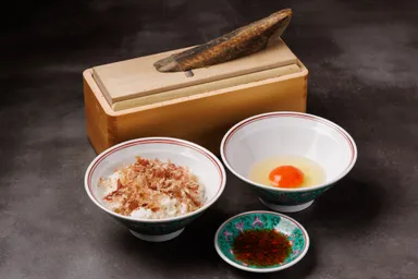 濃厚卵と店内で削る鰹節がいい香りです