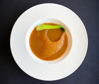 「桂花コース」「贅沢コース」にはフカヒレ姿煮も含まれます