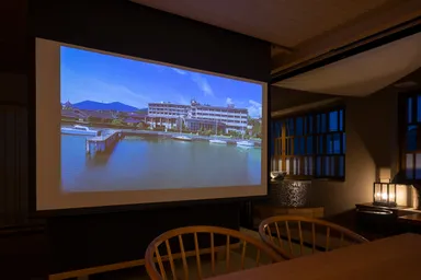 100インチのスクリーン