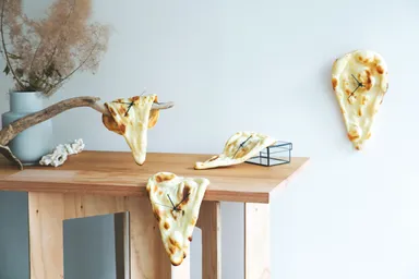 柔らかな時を刻む時計『NAAAAN time(今、ナン時)』