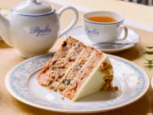 有機ニンジンのキャロットケーキ