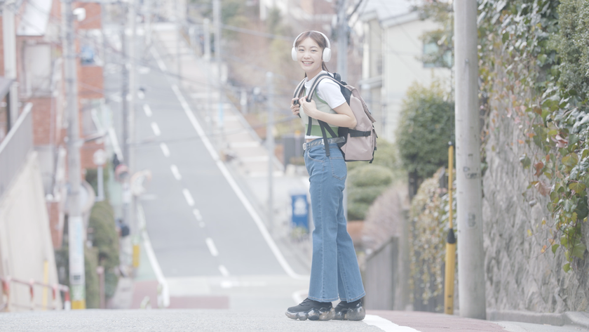 「イグニス イオ(アラカルトコスメ)」、Z世代のリアルな一日を切り取った
ショートムービー風ＰＶ公開。
雪見みと、プライベートも学校も全力を注ぐ主人公に！
「商品の香りのように、前向きな気持ちになれるPVです」
楽曲は歌い手出身アーティスト・あたし
