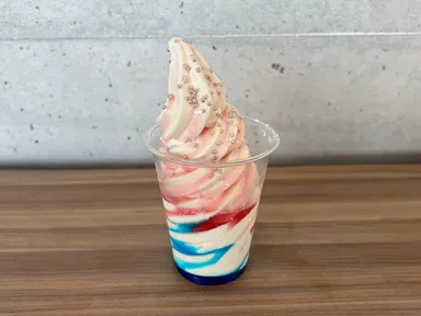 HOT＆COOL　ラ・イチゴソフト