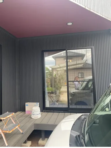 自分の姿も日差しも反射します