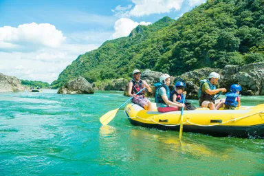 木曽川の約10kmをラフティング