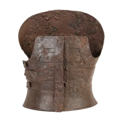 横矧板鋲留短甲（茨城県蔵／寄託資料）