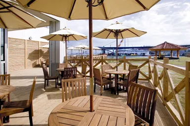 ガーデンデッキ