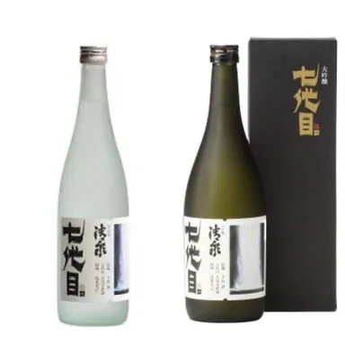 七代目セット(左：純米吟醸生貯蔵酒、右：大吟醸)