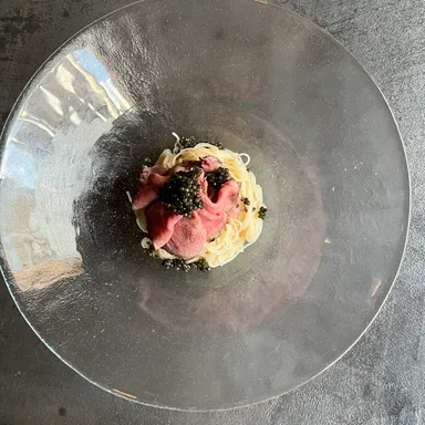 土佐あかうしのローストビーフとキャビアの冷やしそうめん(2)