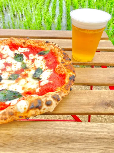 ピッツァとビール