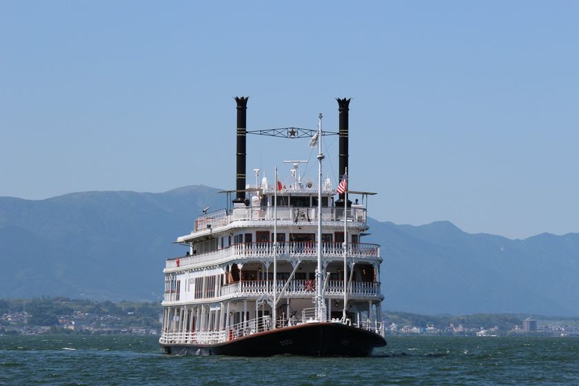＜琵琶湖汽船×西教寺 コラボ企画＞
今年も大津港ミシガン乗り場に「西教寺の風鈴」が登場！
