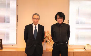 (左)アドバンスクリエイト代表取締役社長　濱田 佳治　(右)AVITA代表取締役CEO　石黒 浩