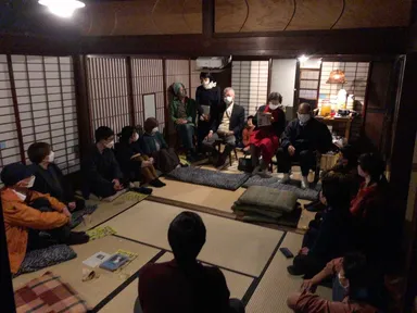 上映会後の座談会の様子(松本深呼吸)