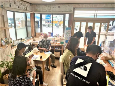 受付案内の様子