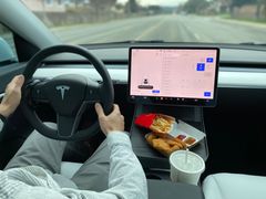 日本で唯一のテスラ専用センタートレイ『TESLA ALSET Tray(アルセットトレイ)』　Makuakeでの先行発売後1週間で100万円＆目標金額の667％達成