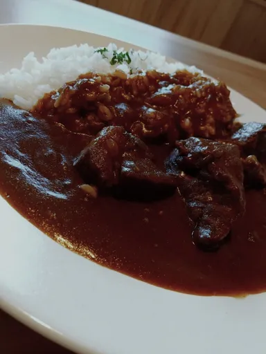 白老牛のカレーも人気です