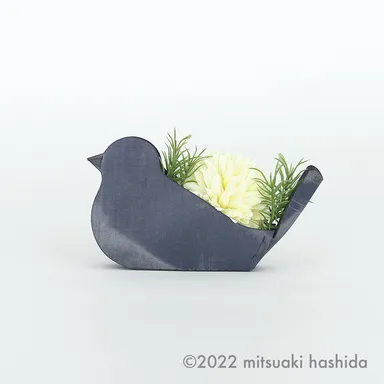 Life with a bird (デザイン: 橋田 規子)