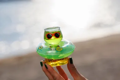 夏の海とサマーボム