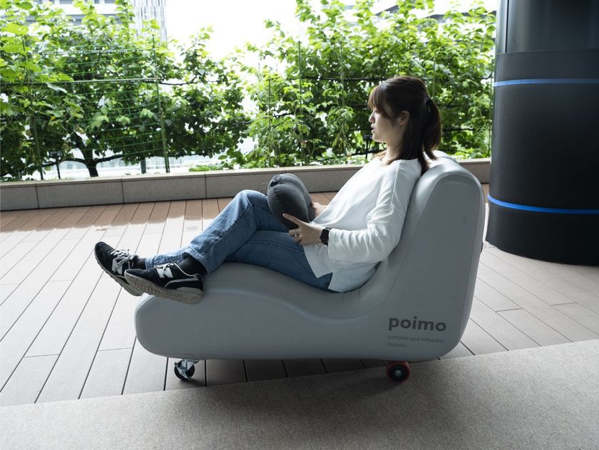 やわらかい乗り物「poimo」
ふくらむ・たためる風船構造パーソナルモビリティの
直感的なコントローラと実用化に向けた試作機を開発