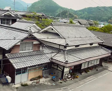 新校舎になる築100年の古民家