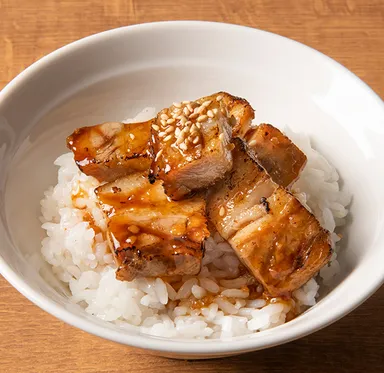 ミニチャーシュー丼