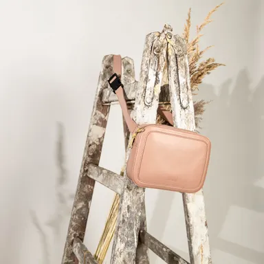 nuuwai　アップルレザーバッグ(1)