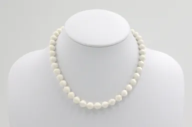 フォーマルにも使える