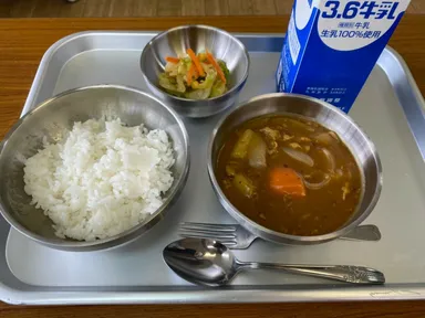 カレー給食