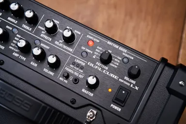 リズム機能を備える『DUAL CUBE BASS LX』