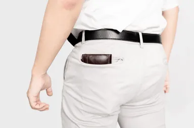 後ろポケットにも収まる