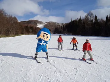 ファミスキツアーin戸隠スキー場「ピピ太と遊ぼ♪」