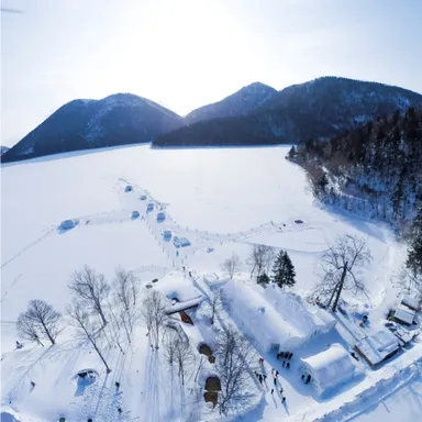 しかりべつ湖コタン全景
