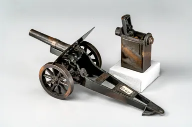 Photo.12 砲台造形ライター　アメリカ合衆国