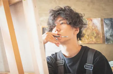 アトリエにて制作中