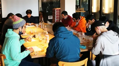 昨年のフレッシュホップビール官能評価会の様子(2021/12/10実施)